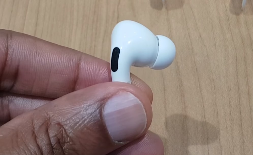 Change AirPods Pro Tips