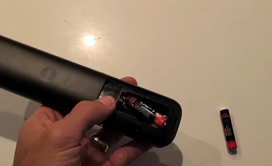 replace hisense remote battery